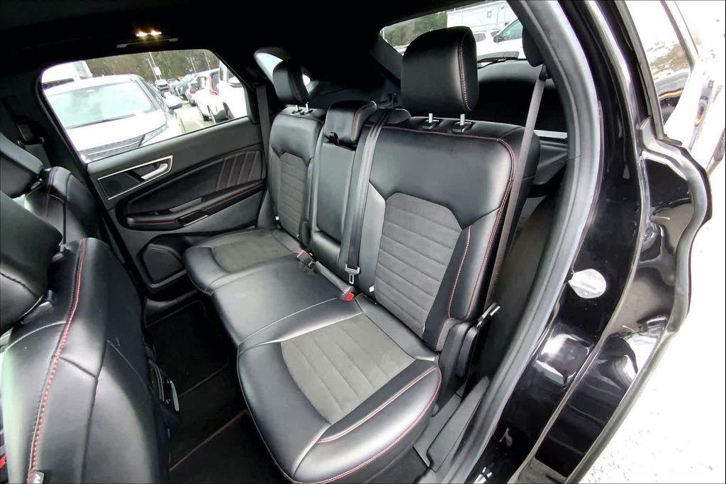 used 2023 Ford Edge car, priced at $25,000