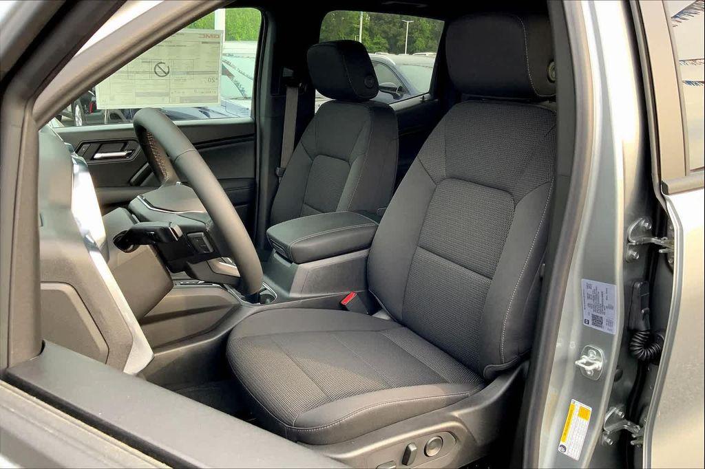 new 2025 GMC Canyon car, priced at $42,825