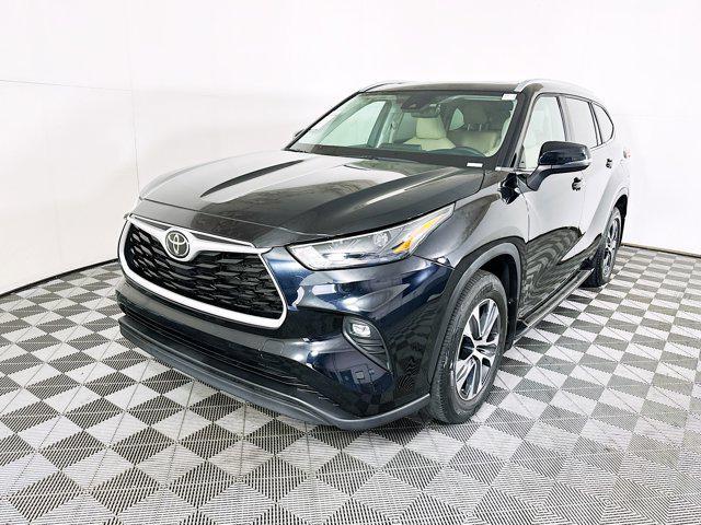 used 2023 Toyota Highlander car, priced at $38,562