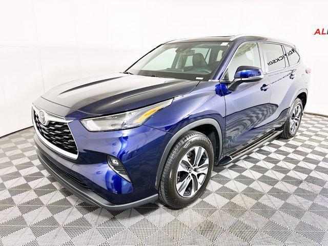 used 2023 Toyota Highlander car, priced at $31,377