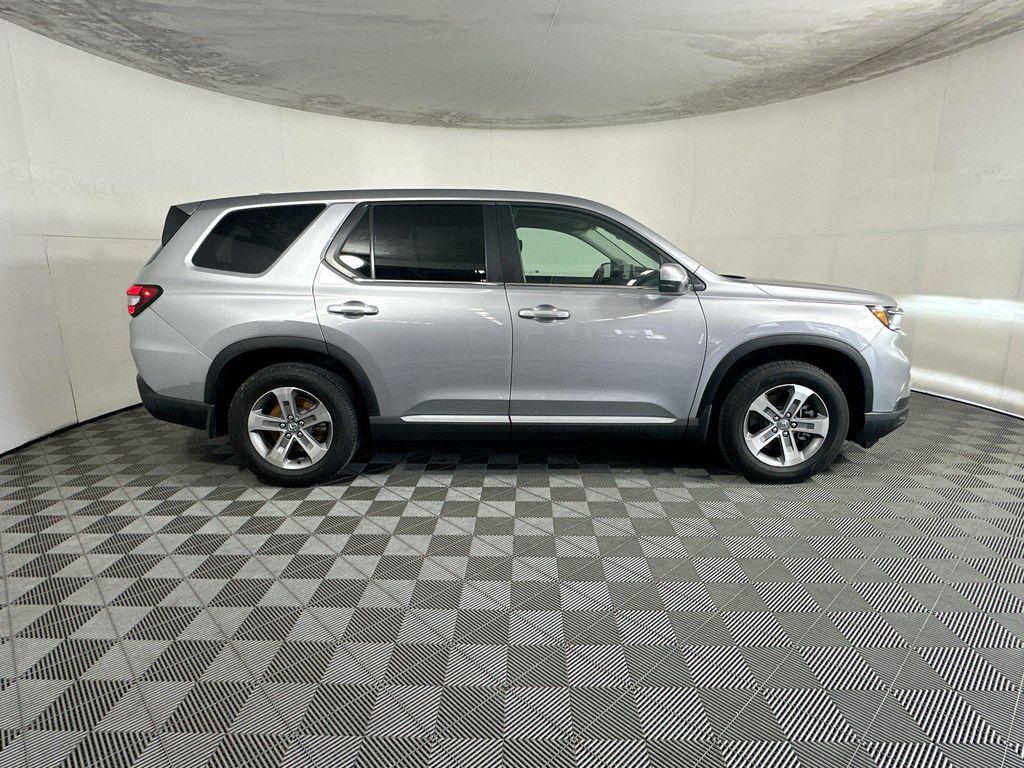 used 2025 Honda Pilot car, priced at $37,180