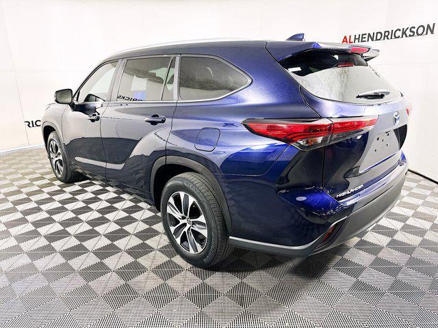 used 2023 Toyota Highlander Hybrid car, priced at $35,877