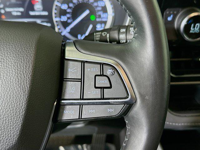 used 2021 Toyota Highlander car, priced at $30,062