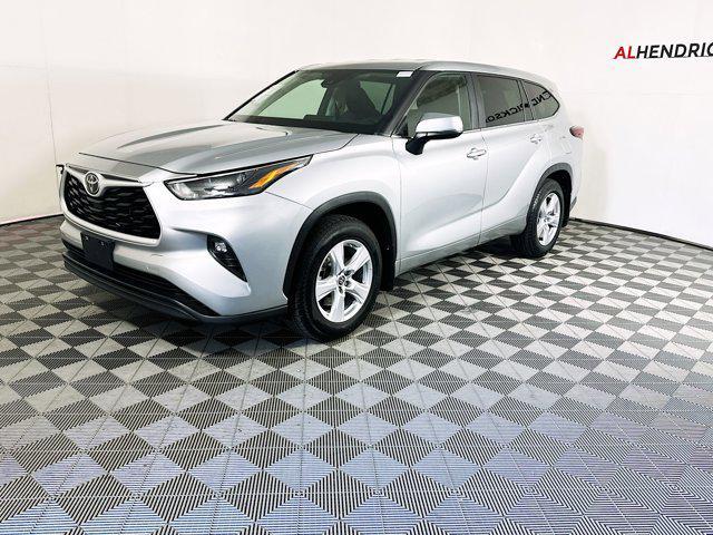 used 2024 Toyota Highlander car, priced at $27,999