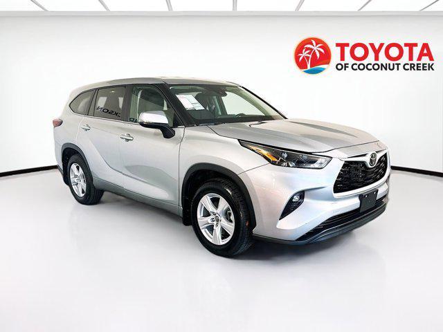 used 2024 Toyota Highlander car, priced at $27,999