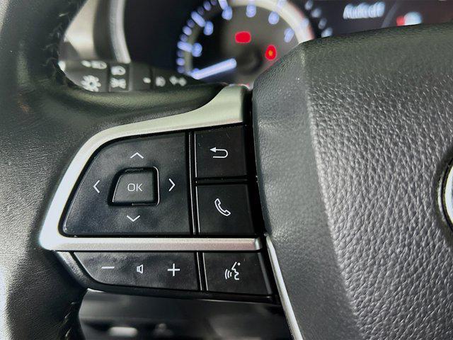 used 2024 Toyota Highlander car, priced at $27,999