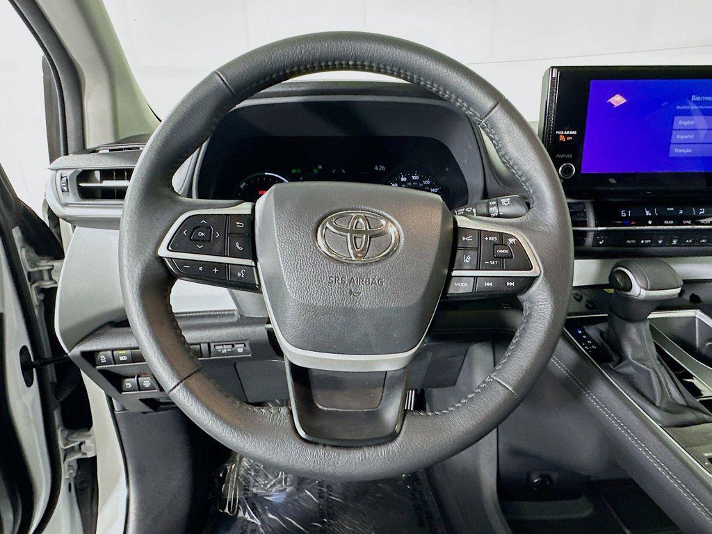 used 2025 Toyota Sienna car, priced at $43,062