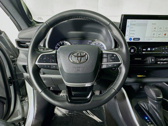 used 2023 Toyota Highlander car, priced at $36,777