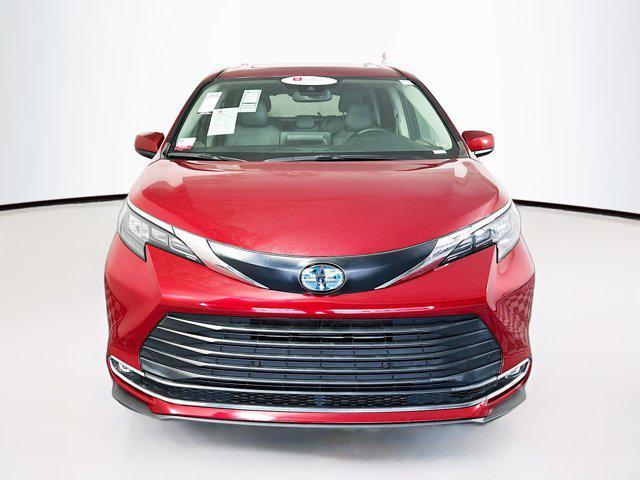 used 2024 Toyota Sienna car, priced at $43,062