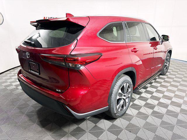 used 2023 Toyota Highlander car, priced at $32,377