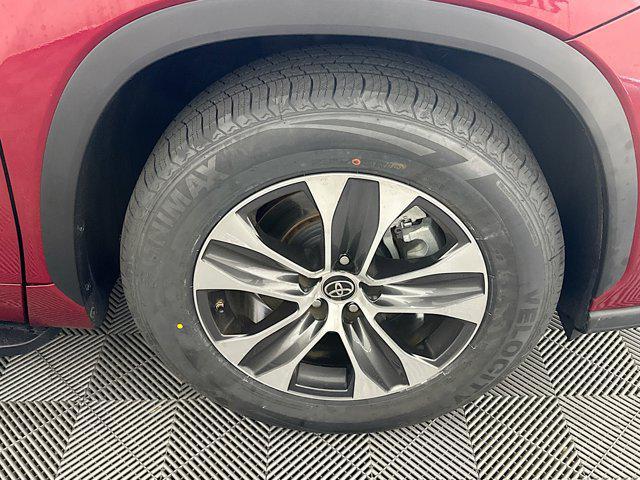 used 2023 Toyota Highlander car, priced at $32,377