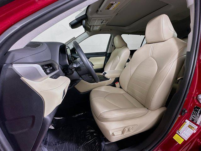 used 2023 Toyota Highlander car, priced at $32,377