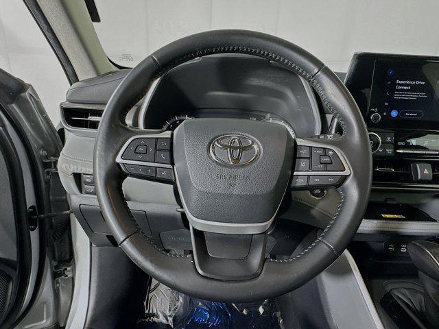 used 2023 Toyota Highlander car, priced at $35,062