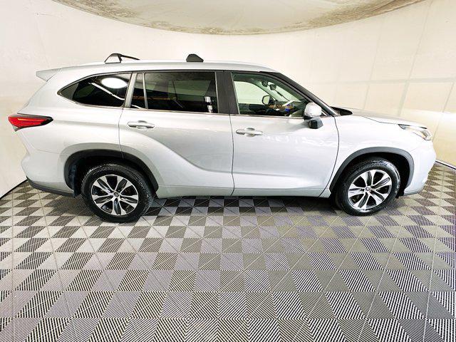 used 2023 Toyota Highlander car, priced at $35,062