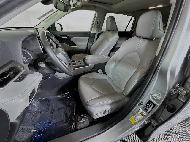 used 2023 Toyota Highlander car, priced at $35,062