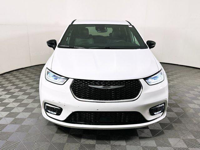 used 2025 Chrysler Pacifica car, priced at $29,999