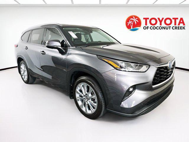used 2023 Toyota Highlander Hybrid car, priced at $37,877