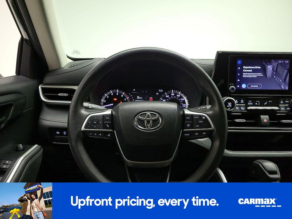 used 2023 Toyota Highlander car, priced at $30,998