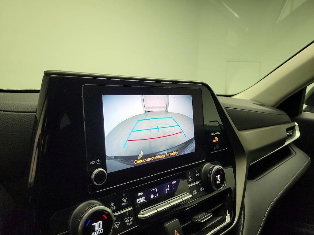 used 2023 Toyota Highlander car, priced at $30,998