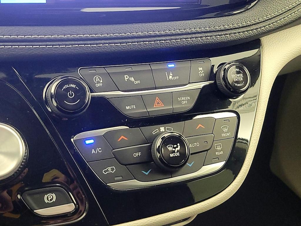 used 2023 Chrysler Pacifica car, priced at $27,998