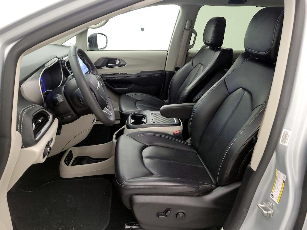 used 2023 Chrysler Pacifica car, priced at $27,998