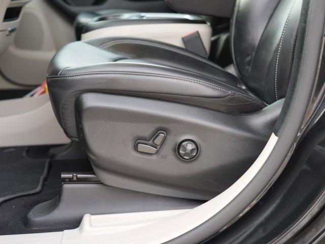 used 2023 Chrysler Pacifica Hybrid car, priced at $26,421