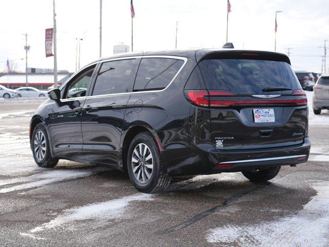 used 2023 Chrysler Pacifica Hybrid car, priced at $26,421