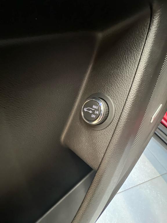 used 2020 Chevrolet Traverse car, priced at $31,997