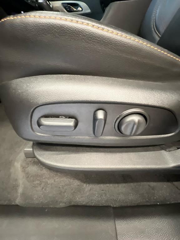 used 2020 Chevrolet Traverse car, priced at $31,997