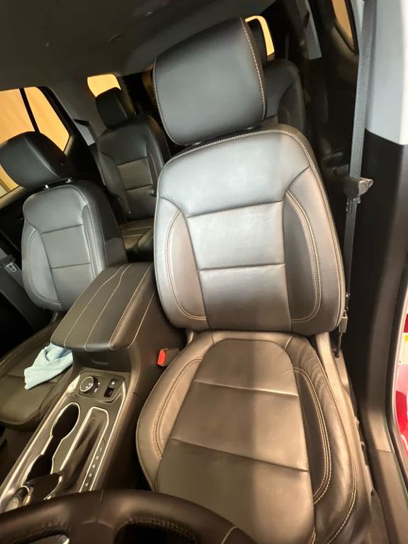 used 2020 Chevrolet Traverse car, priced at $31,997