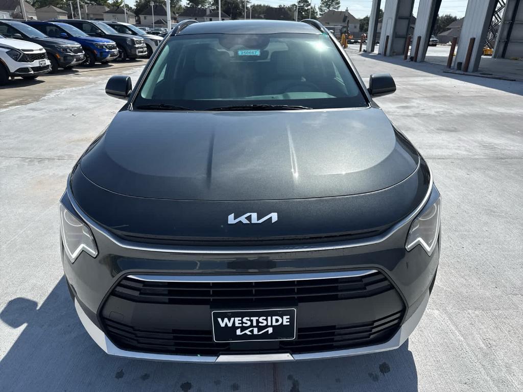 new 2025 Kia Niro car, priced at $28,690