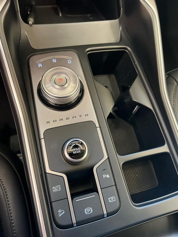 used 2025 Kia Sorento Hybrid car, priced at $32,980