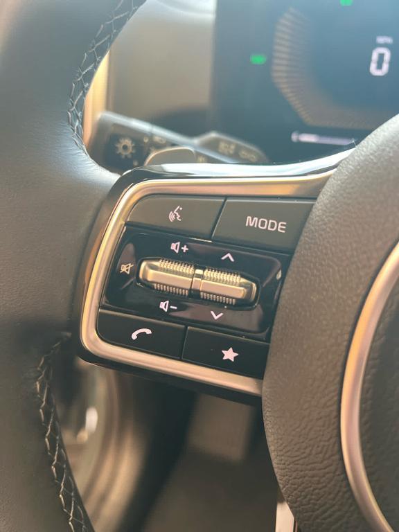 used 2025 Kia Sorento Hybrid car, priced at $32,980