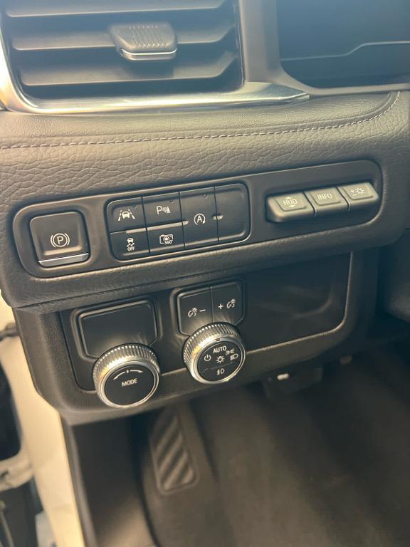 used 2023 GMC Yukon XL car, priced at $55,568