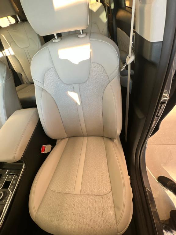 used 2023 Kia Sorento car, priced at $28,157