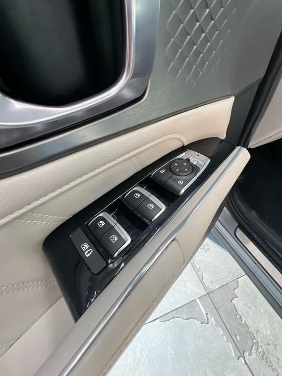 used 2023 Kia Sorento car, priced at $28,157