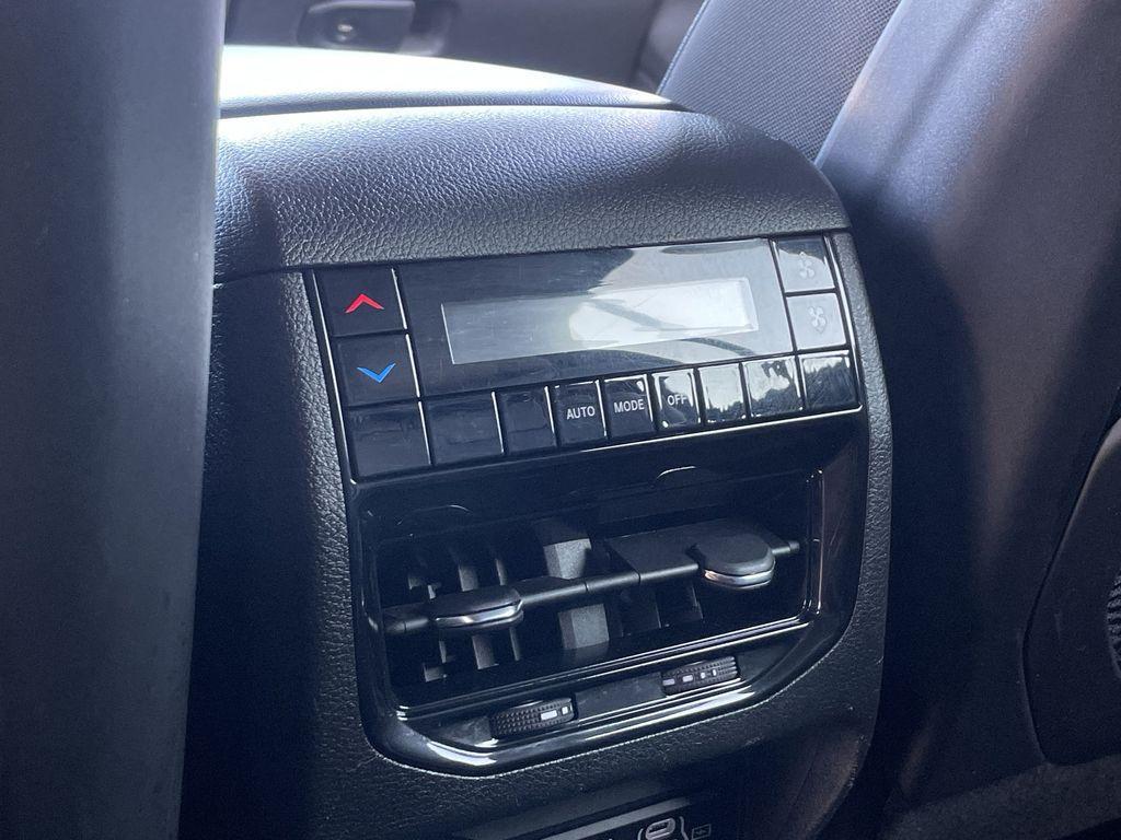 used 2023 Jeep Grand Cherokee L car, priced at $30,769