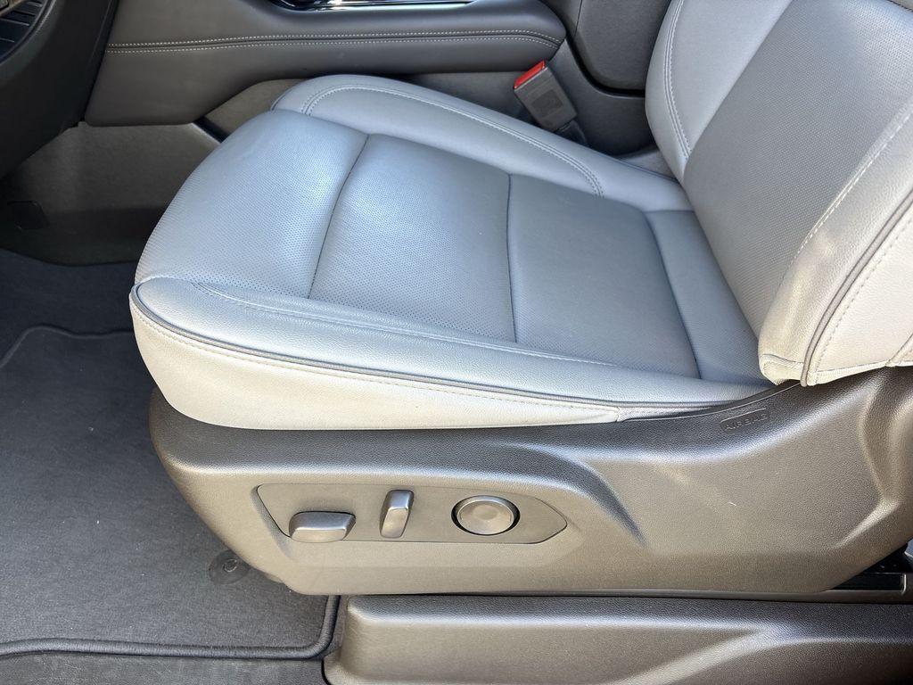 used 2025 GMC Yukon car, priced at $68,965