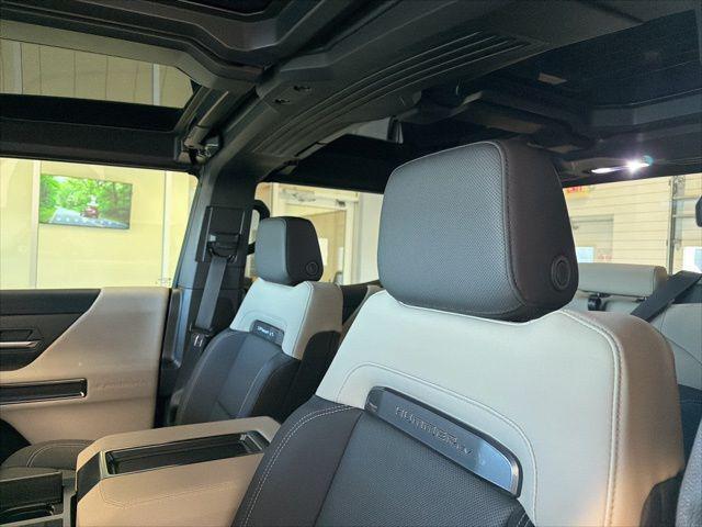 new 2026 GMC HUMMER EV Pickup car, priced at $100,026