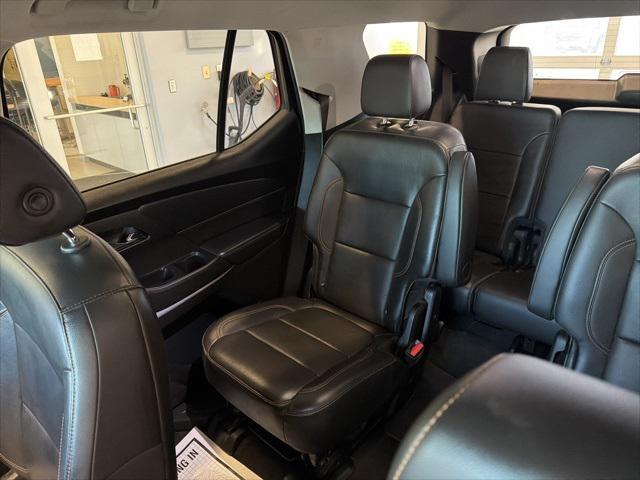 used 2021 Chevrolet Traverse car, priced at $22,998