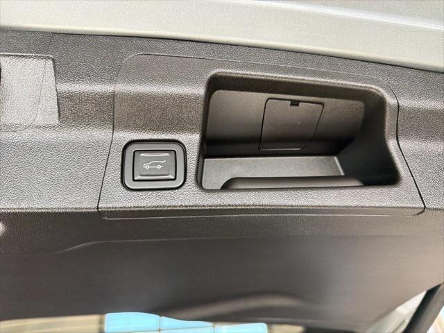 used 2023 GMC Acadia car, priced at $27,912