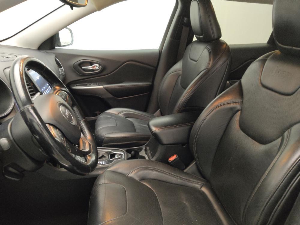 used 2020 Jeep Cherokee car, priced at $17,495