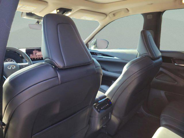 used 2025 INFINITI QX60 car, priced at $38,250