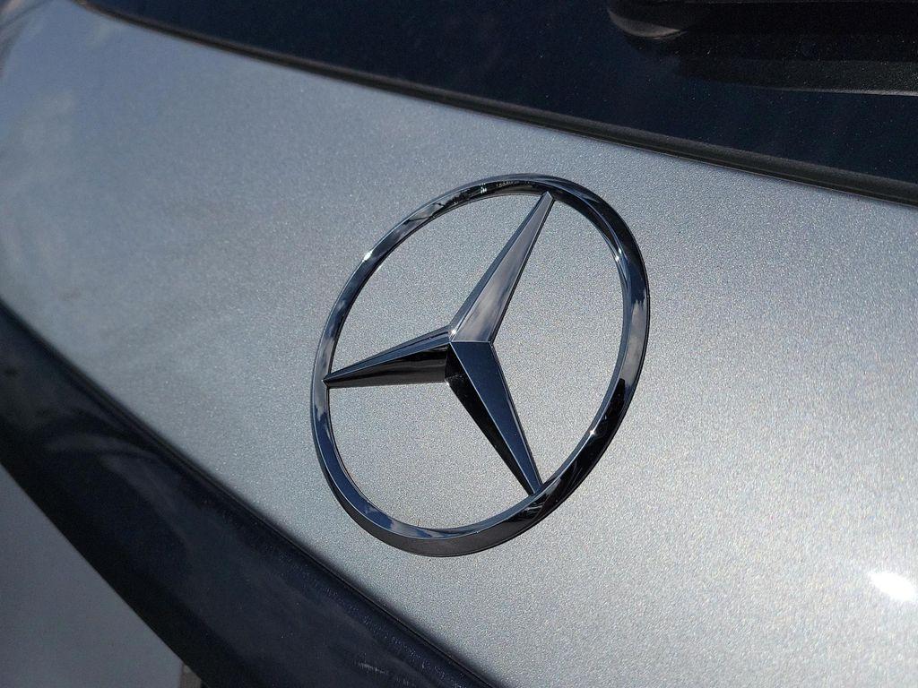 Mercedes-Benz GLC view 33