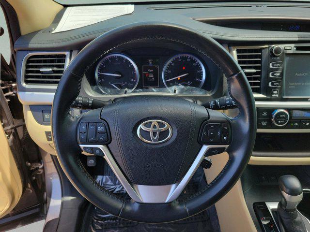 used 2016 Toyota Highlander car, priced at $17,989