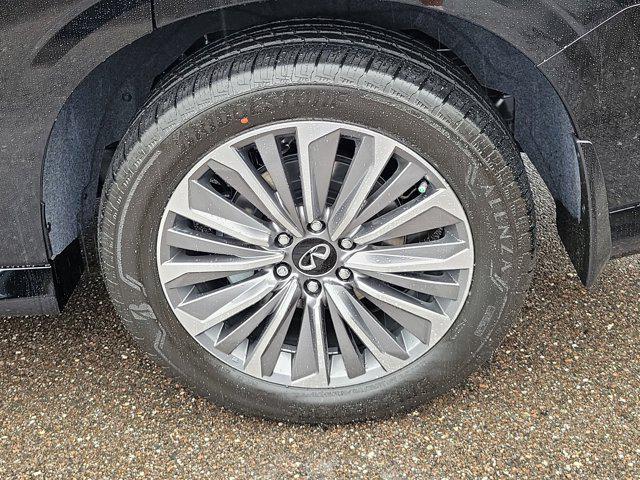 new 2026 INFINITI QX80 car, priced at $91,703