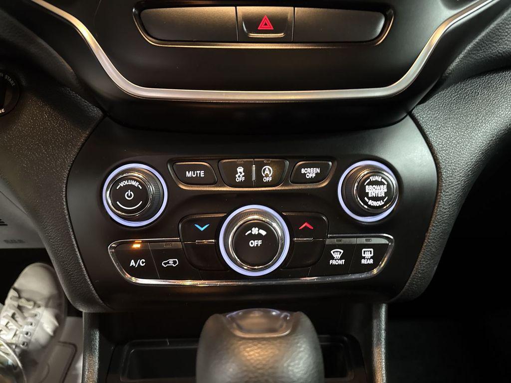 used 2019 Jeep Cherokee car, priced at $15,400