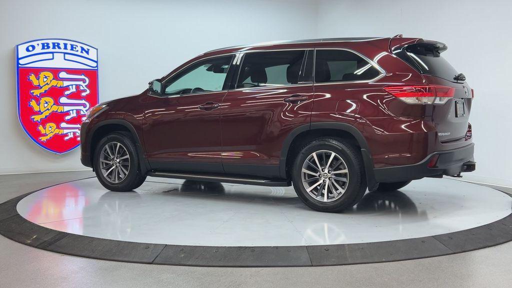 used 2019 Toyota Highlander car, priced at $26,400