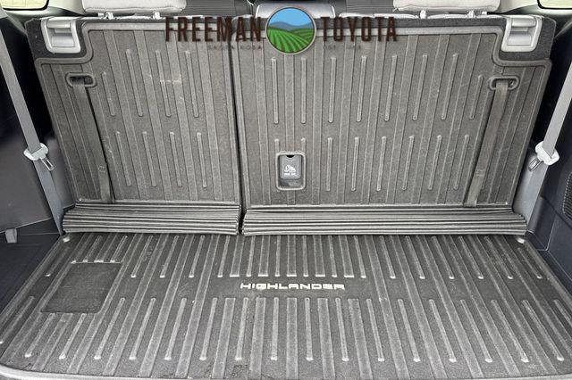 used 2023 Toyota Highlander car, priced at $30,993