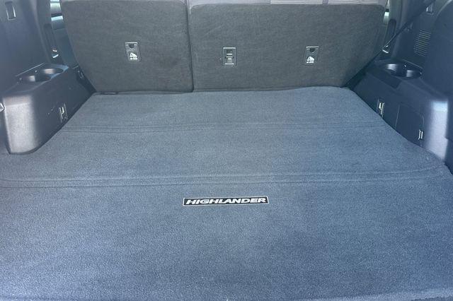 used 2023 Toyota Highlander Hybrid car, priced at $27,994